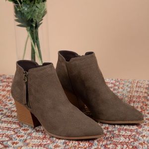 Qupid Brand (Nava) Booties. Size 6. Mushroom colour synthetic sued. Outer zip.